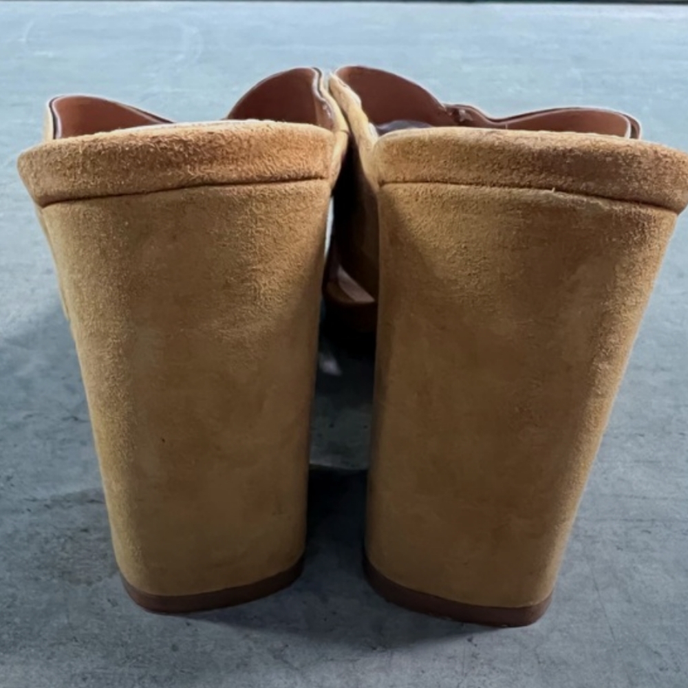 Vince Camuto fits like a 6 Golden Tan Suede Leather Chunky Block Heel Mules - Picture 4 of 5